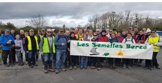 photo  une quarantaine de marcheurs ont bravé la pluie.  &copy;  semelles bercé 
