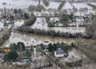 photo  en 1995, les habitants de cheffes avaient dû patienter une semaine avant de pouvoir retrouver leur logement. quel sera le délai d’attente cette fois-ci ? 