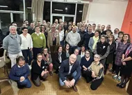 photo  régis lebrun pose avec ses colistiers qui se présentent avec lui sous l’étiquette “tous ensemble beaupréau-en-mauges”. 