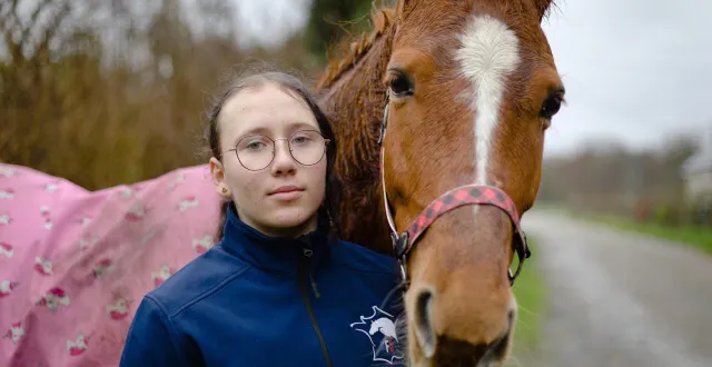 photo  la pellerine, dimanche 15 février. abigael floreani, 15 ans, et son poney jappeloup, 7 ans, participent au salon de l’agriculture, qui se tiendra du 21 février au 1er mars, à paris.  &copy;  co - robin peter 