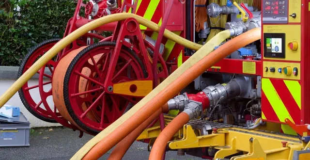 photo  les pompiers sont intervenus pour un feu d’exploitation au longeron, ce dimanche 22 février.  &copy;  thierry creux / ouest-france 