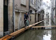 photo  angers, le samedi 21 février 2026. dans le centre-ville d’angers, certaines rues sont inondées. 