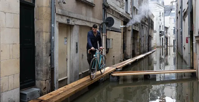 photo  angers, le samedi 21 février 2026. dans le centre-ville d’angers, certaines rues sont inondées.  &copy;  co - régine lemarchand 