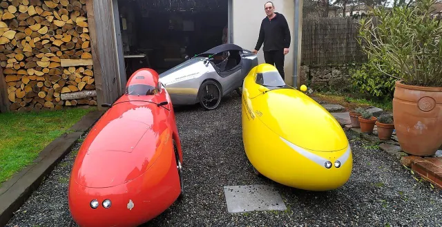 photo  retraité depuis peu, thierry merlet dispose aujourd’hui de trois vélomobiles à assistance électrique. le dernier, le gris, est un modèle qu’il a entièrement assemblé à partir d’un kit.  &copy;  co 