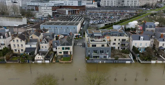 photo  le quartier de reculée, à angers, a été l’un  des premiers de la ville à être envahi par les eaux de la maine en crue.  &copy;  josselin clair 