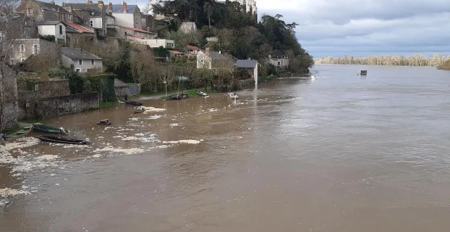 photo  la loire est venue très près des maisons à saint-florent-le-vieil (maine-et-loire).  &copy;  ouest-france 