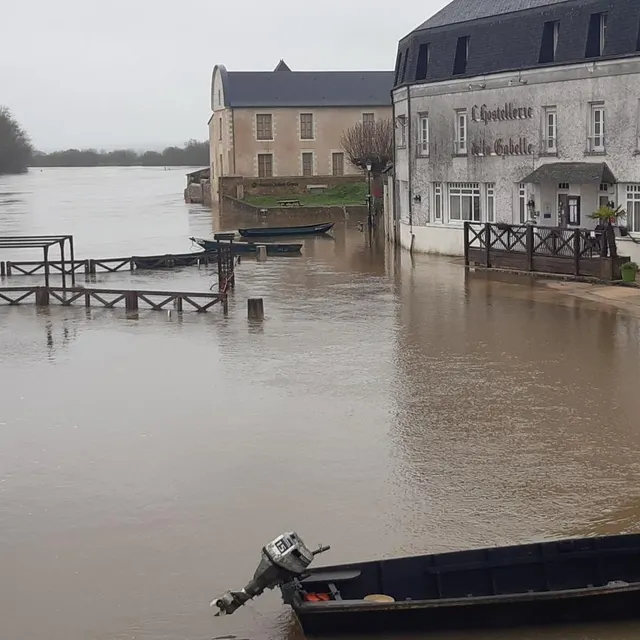 L’hostellerie de la Gabelle a les pieds dans l’eau. Ouest-France photo l’hostellerie de la gabelle a les pieds dans l’eau. © ouest-france