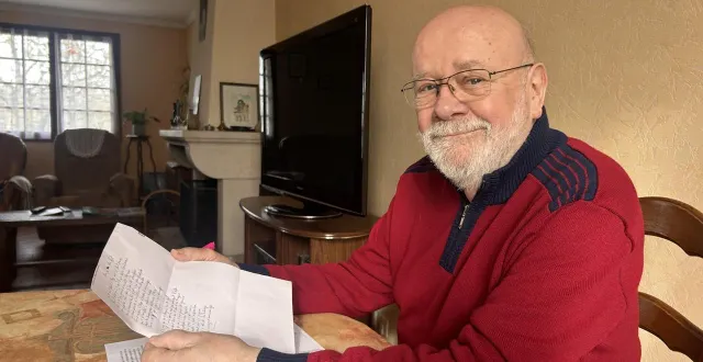 photo  baugé-en-anjou, le 17 février 2026. un chercheur en linguistique du cnrs est venu à la rencontre de roland poulain pour étudier le patois baugeois.  &copy;  co - christophe ricci 