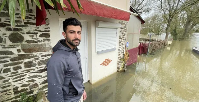 photo  les deux restaurants d’aziz yilmaz, gérant du cul du moulin, à champtoceaux (orée-d’anjou) et du hâvre de paix, à oudon, ont été inondés : « forcément, j’ai un peu peur ! »  &copy;  ouest-france 