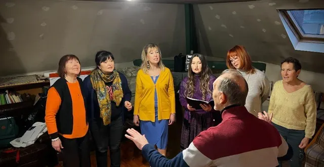 photo  répétition de la chorale franco-ukrainienne ukraineaumans.  &copy;  le maine libre 