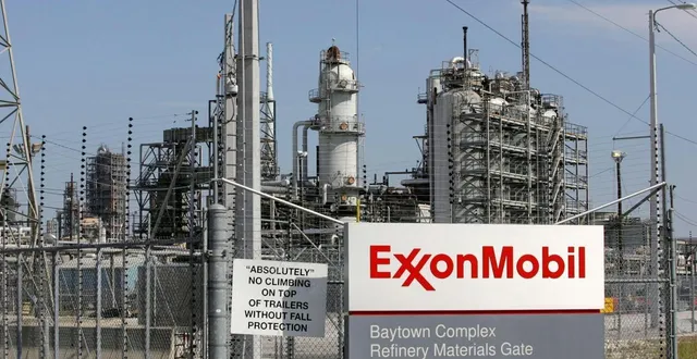 photo  des dizaines de poursuites judiciaires ont été intentées à travers les états-unis, notamment à l’encontre des géants exxon mobil et suncor energy, afin de faire reconnaître les producteurs d’énergies fossiles comme responsables des dommages causés par le changement climatique.  &copy;  reuters 