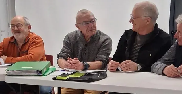 photo  patrick pasquier (second à partir de la gauche) entouré des membres du bureau de la ssm.  &copy;  ouest-france 