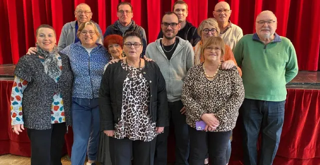 photo  la troupe les artimbanques se produit aussi au profit d’associations afin qu’elles puissent financer leurs différents projets.  &copy;  co 