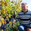 photo  olivier lecompte, vigneron au domaine le château de passavant, témoignait sur la fin des vendanges 2023, mardi 10 octobre. 
