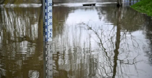 photo  la mesure des crues se fait à l’aide d’une échelle limnimétrique, comme sur cette photo, prise à louvigny, au sud de caen (calvados).  &copy;  martin roche / ouest-france 