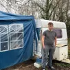 photo  installé dans un camping de rochefort-sur-loire, les intempéries n’ont pas épargné la caravane du jeune homme. 