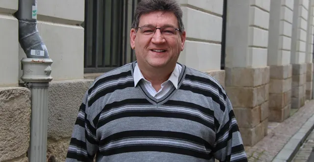 photo  benoît glachant, 58 ans, est l’un des trois candidats déclarés aux élections municipales des 15 et 22 mars 2026 à ligron, près de la flèche (sarthe).  &copy;  ouest-france 