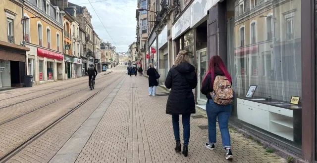 photo  dans sa partie basse, la rue gambetta compte six commerces fermés et n’incite guère à la flânerie, au mans (sarthe).  &copy;  ouest-france 
