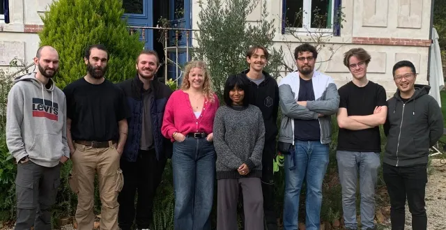 photo  l’équipe de tournage du court-métrage sans fard : alexandre crozet, maxime hollenweger, antoine defoort, zoé theeten, marlene de soares, maxime chiodi, luca tournay, simon allain et françois brault.  &copy;  françois brault 