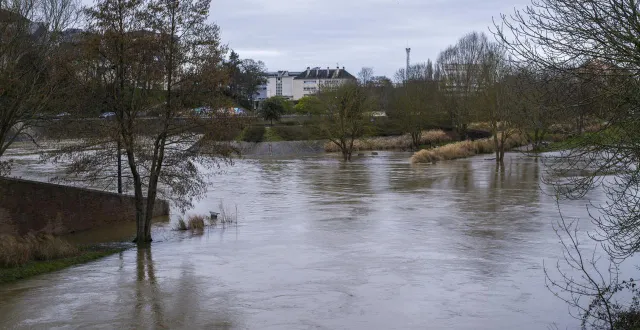 photo  vendredi 20 février 2026, l’île aux planches submergée par la rivière sarthe.  &copy;  le maine libre - denis lambert 
