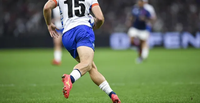photo  un jeune joueur a été gravement frappé à la tempe. ses jours ne sont plus en danger.  &copy;  illustration victor joly / afp 