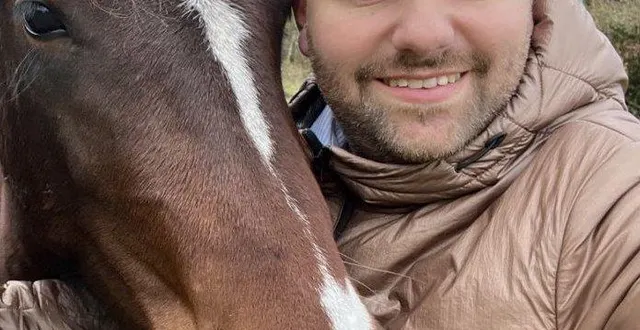 photo  alexandre gaillat élève des chevauxcob normands.  &copy;  ouest-france 
