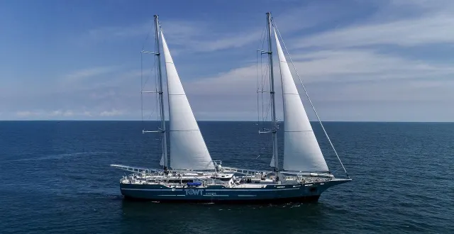 photo  artémis, un des deux premiers voiliers cargos de l’entreprise towt qui achemine entre autres les cafés de la gamme anémos pour boc.  &copy;  towt 