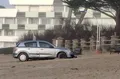 photo  la voiture a été découverte dans la matinée, ensablée sur le haut de la plage de toulhars. 
