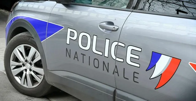 photo  un homme a été interpellé au guidon d’une motocross, le 24 février 2026, dans le quartier des sablons, au mans, il a notamment fait des doigts d’honneur à la police.  &copy;  marc ollivier / archives ouest-france 