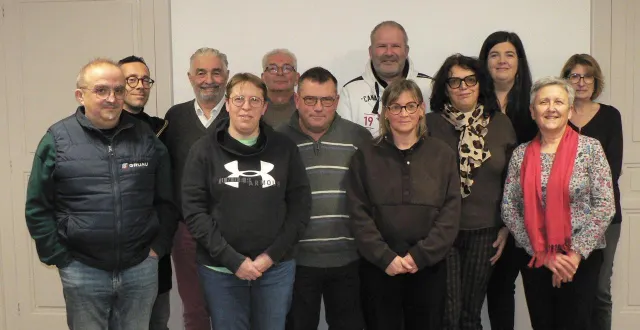 photo  de gauche à droite. au 1er rang : philippe lopes, laëtitia leroy, christophe borée, fabien granger, sonia desfavries, yveline assier. au 2e rang : frédéric fourreau, josé pigache, denis provost, fabien granger, maud letourneux-etienne, nathalie lambert.  &copy;  ouest-france 