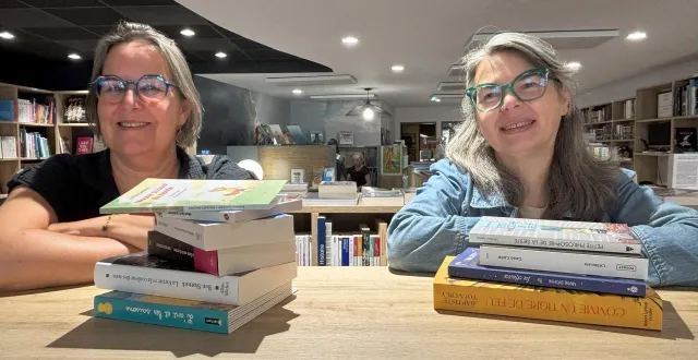 photo  les libraires du bruit des mots à la flèche (sarthe) organisent à nouveau une grande journée littéraire à l’occasion de la remise de leur prix des lecteurs, ce dimanche 1er mars 2026 au théâtre de la halle-au-blé. au programme : tables rondes, lectures, dédicaces et des échanges avec les auteurs présents.  &copy;  ouest-france 