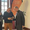 photo le sénateur stéphane piednoir a remis à michel pattée, maire de doué-en-anjou, la médaille du sénat républicain, frappée pour le 150e anniversaire