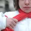 photo  le jeu du foulard, une pratique très dangereuse qui a causé le mort de plusieurs jeunes depuis vingt ans, continue également d’être pratiqué dans les cours de récréation. 