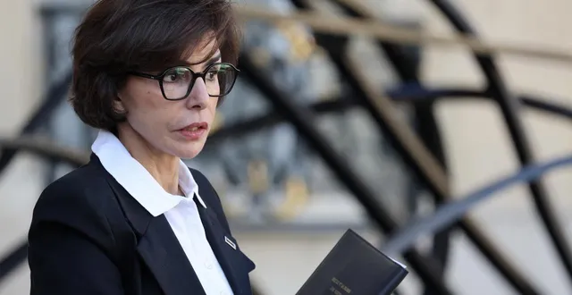 photo  la ministre française de la culture, rachida dati, quitte le palais de l’élysée à paris après la réunion hebdomadaire du cabinet, le 25 février 2026.  &copy;  ludovic marin / afp 