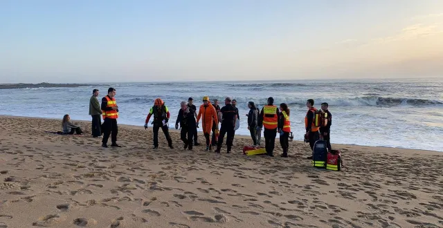 photo  d’importants moyens ont été mobilisés pour retrouver une nageuse de 16 ans plage valentin à batz-sur-mer.  &copy;  ouest-france 