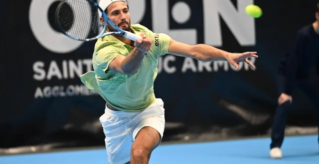 photo  titouan droguet lors de son premier tour de l’open de saint-brieuc mercredi 25 février.  &copy;  elsa rancel / ouest-france 