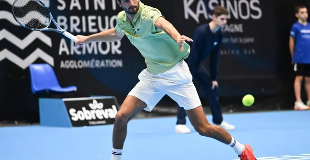 photo  le joueur de tennis français titouan droguet lors de l’open de tennis, à saint-brieuc, le 24 février 2026.  &copy;  elsa rancel / ouest-france 