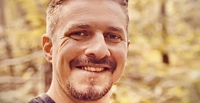 photo  damien hervouet.  &copy;  dr 