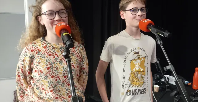 photo  gabrielle et simon ont remporté le jeu des 1 000 euros, dans sa version adaptée aux jeunes.  &copy;  le maine libre 