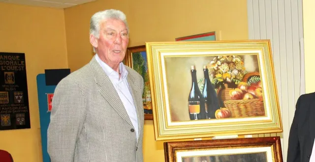 photo  les œuvres de maurice guyard, ici lors d’une exposition à argentan en 2011, seront présentées à partir de samedi 28 février dans l’église de vaux-le-bardoult à montgaroult.  &copy;  archives ouest-france 