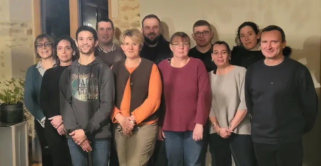 photo  un nouvel élan spinéen, liste créée par anne brochard (au centre devant).  &copy;  ouest-france 