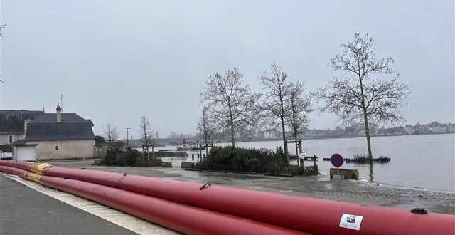 photo  la victime est tombée de son bateau, à hauteur du quai dupetit-thouars aux ponts-de-cé.  &copy;  co - cyprien mercier 
