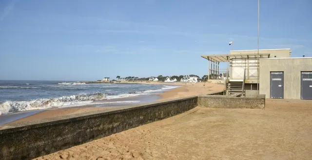 photo  la plage de valentin, à batz-sur-mer (loire-atlantique), jeudi 26 février 2026, au lendemain de la disparition en mer d'une adolescente de 16 ans.  &copy;  ouest-france 