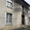 photo  un feu de voiture s’est produit vers 00 h 30 jeudi 26 février 2026 au mans. l’incendie a touché deux autres véhicules en stationnement et la façade d’une maison. 