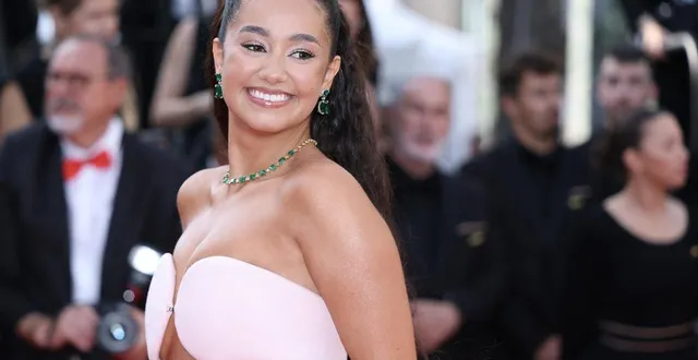 photo  la youtubeuse française lena mahfouf, alias léna situations, arrive à la projection du film « the history of sound » lors de la 78e édition du festival de cannes, le 21 mai 2025.  &copy;  sameer al-doumy/afp 
