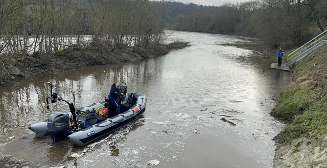 photo  la brigade fluviale était mobilisée pour chercher la kayakiste disparue à origné dimanche 25 janvier 2026.  &copy;  ouest-france 