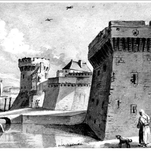 photo sur ce dessin de delusse, en 1820, la tour est dépourvue de toit. elle était encore flanquée d’un corps de garde et du mur d’enceinte qui entourait la ville.  ©  ouest-france