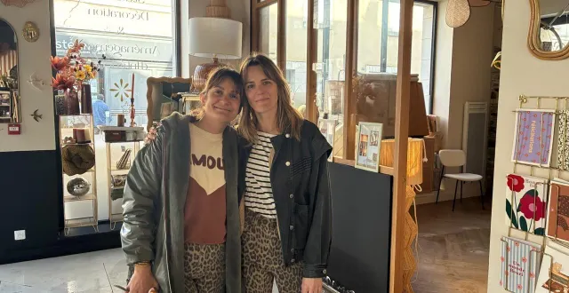 photo  charlotte bouvier et manon laclau vont devoir fermer leur commerce pour deux ou trois mois.  &copy;  ouest-france 