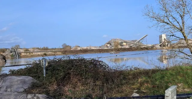 photo  à orée-d’anjou (maine-et-loire), la carrière charier, située commune déléguée de liré, est aujourd’hui et depuis le week-end dernier remplie à ras bord.  &copy;  ouest-france 