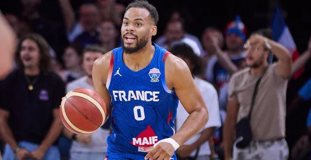 photo  récent vainqueur de la leaders cup avec monaco face au msb, elie okobo sera sous le maillot des bleus dimanche à antarès arena.  &copy;  dppi via afp 